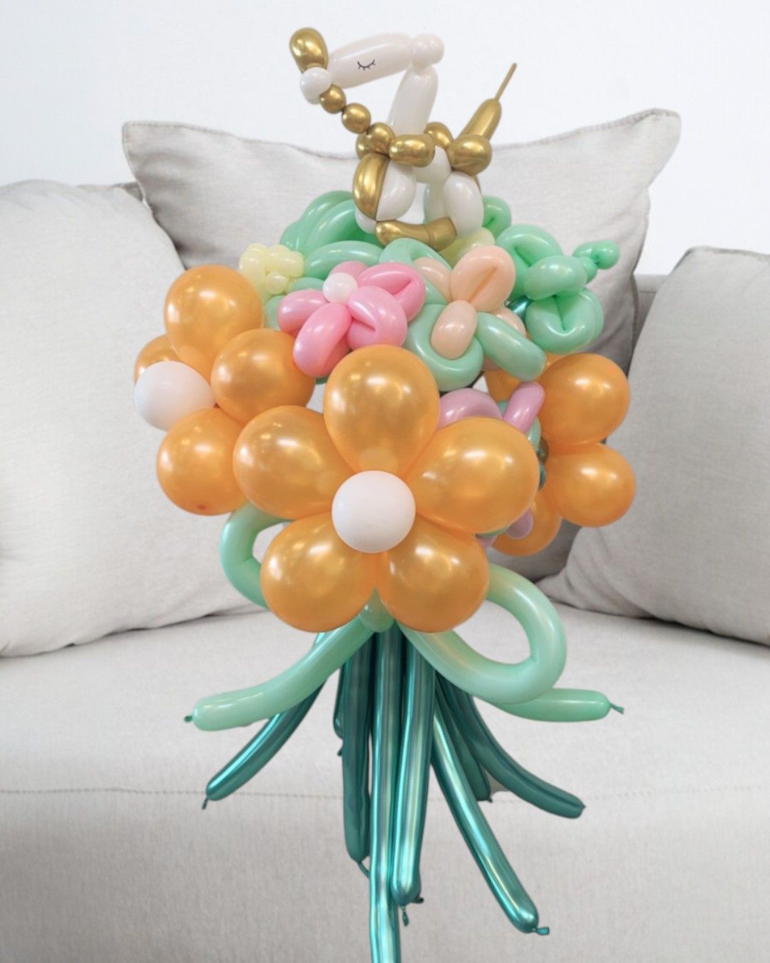 ช่อดอกไม้โทนส้ม — ผลงาน BalloonCircle